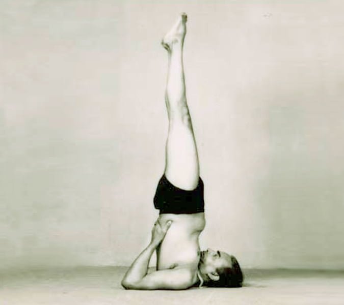 Sarvangasana, la posture sur les épaules Sarvangasana, la posture sur les épaules